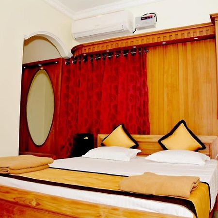 Anandha Grand Lodge Tiruchchendūr Екстериор снимка